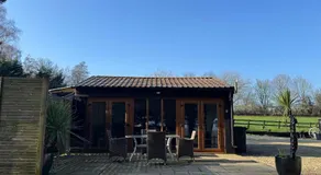 Converted Barn Studio with Private En-Suite - Image 4