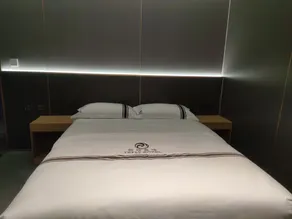 Yixiang Hotel - Image 5