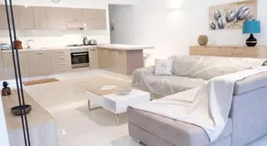 Marina, Bright Three Bedroom close to Valletta - Image 2