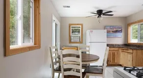 Rennie Lake Hideaway Cottage - Image 5