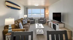 Top Floor Condo With Amazing Views Pool and Sauna - Image 2
