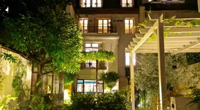 Villa du Square, Luxury Guest House - Image 2