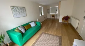 Isle of Anglesey Spacious Home - Image 2
