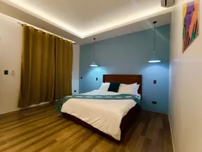 Cosy and Spacious Room and Asian Cuisine - Image 2