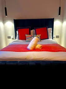 Stunning 1 bed Apt in West End - Image 4