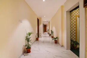 FabHotel The Hastings Club - Nr Victoria Memorial - Image 5