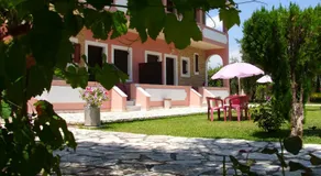 Olga's Garden Apartments - Image 4