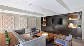 Comfy Cozy Apt with pool & hot tub in downtown LA' - Image 4