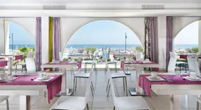 Yes Hotel Touring & SPA - Image 2