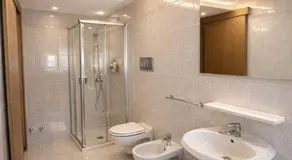 Vinessa Rooms - Image 4