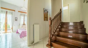 Family House with Garden - Image 5