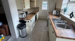 5 bedroom home in Filton - Image 5