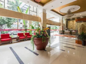 Pa Zhou Plaza Hotel - Image 3