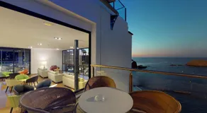 Villa Reymar - diseño y vistas al mar - Image 4