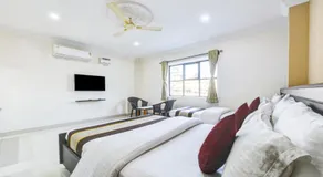 COMFORT DELUXE STAY - NEAR AlRPORT - Image 2
