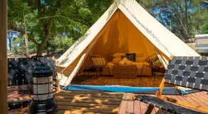 Castlemaine Gardens Luxury Glamtainer - Image 3
