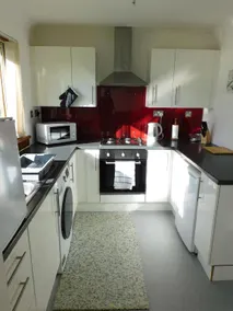 Charming 2 bed house Perfect base for sightseeing - Image 4