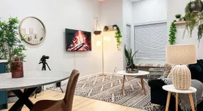 Modern 3BR Oasis Free Parking - Image 3
