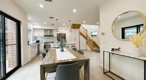 Altona entire 3 bedrooms house - Image 3