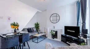 Great 3-Bed Home by 53 Degrees Property, Perfect for Work & Contractors - Image 2
