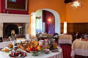 Hostellerie Chã¢Teau De La Barge, The Originals Relais - Image 3