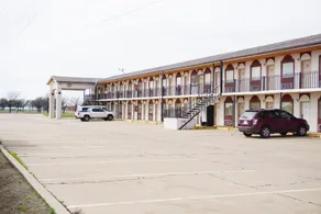 OYO Hotel Altus N Main St - Image 4