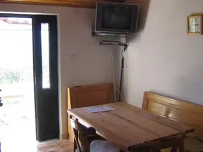 House Mate - Image 3