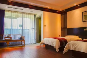 Huazhuquan Health Hot Spring Hotel - Image 2