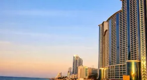 Beachfront Luxury Family Apartment with Pool, Gym, Jacuzzi - AJMAN Corniche UAE - Image 4