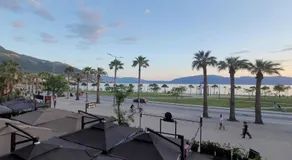 Haris Hotel & Suites - Image 2