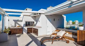 Penthouse with roof terrace with jacuzzi - Image 3