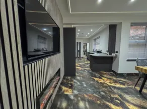 Miles House - Image 4