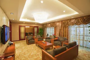 Shiwai Taoyuan Hotel - Image 5
