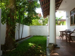 R Villa Unawatuna - Image 5