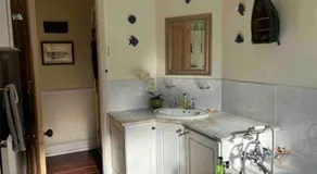 Entire studio with private parking and balcony - Image 5
