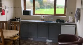 Court Farm Holiday Bungalows Ltd - Image 4