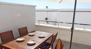 Duplex Precioso con Terraza y Piscina - Image 2