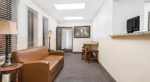 Super 8 by Wyndham Montgomery Maybrook - Image 2