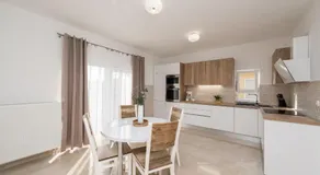 Villa Petra s bazenom, roštiljem i parkingom - Image 3