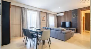 3BR Designer Stay with Outdoor Space, WIFI & AC by 360 Estates - Image 2