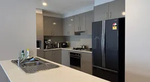 安静的住宅区 4个卧室3个卫生间 步行5分钟到达火车站Westfield 购物中心 - Image 2