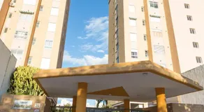 Nations Apartment with pool - Image 4