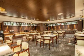 Huanbin West Coast Hotel - Image 4