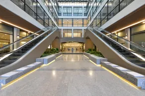 Twin Towers Hotel - Image 4