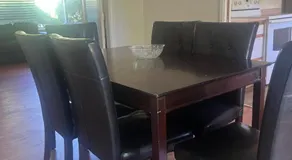 6 Bedroom House - Image 5