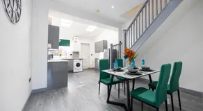 Spacious 2BR Bolton Home Cinema Room & Fast WiFi - Image 4