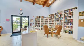 Chic Ocean Getaway - Walk to Beach, Pool & Hot Tub - Image 2