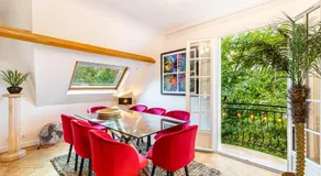 Art & Curiosity Cabinet Style Appartement with Paris view, Thomas Cozy Home - Image 3