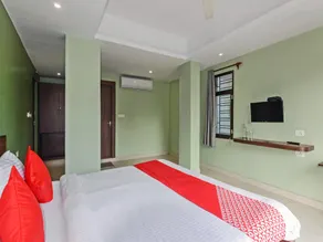 OYO Townhouse 152 Sarat Colony - Image 4