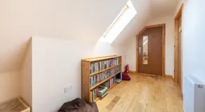 Spacious 6 bedroom property on a working fruit farm - Image 3
